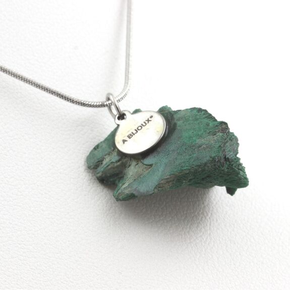 Collier Malachite brut. 32.50 ct.