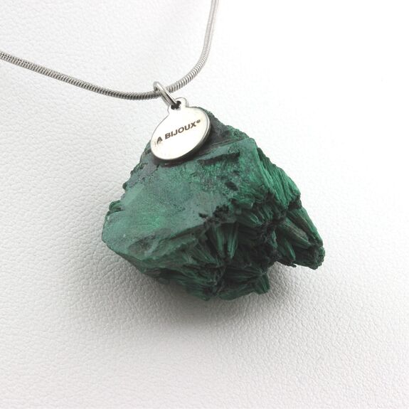 Collier Malachite brut. 77.30 ct.