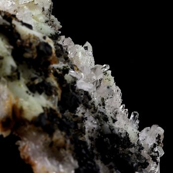 Babingtonite + Quartz. 359.15 ct.