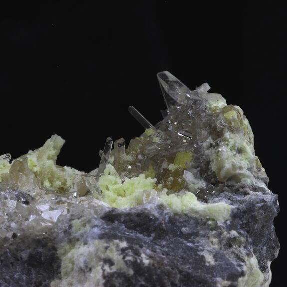 Célestite + Soufre. 1008.10 ct.