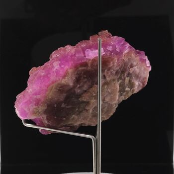 Cobaltocalcite. 616.25 ct.