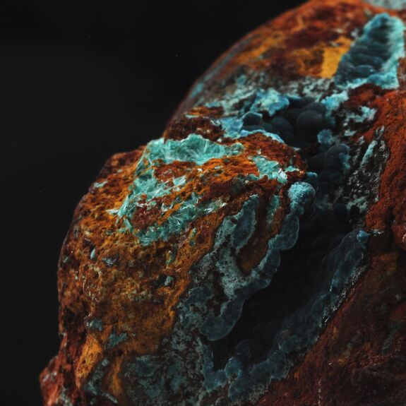 Malachite + Aurichalcite + Limonite. 1172.30 ct.