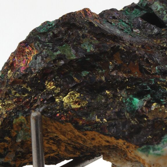 Chalcopyrite + Malachite + Baryte. 448.95 ct.
