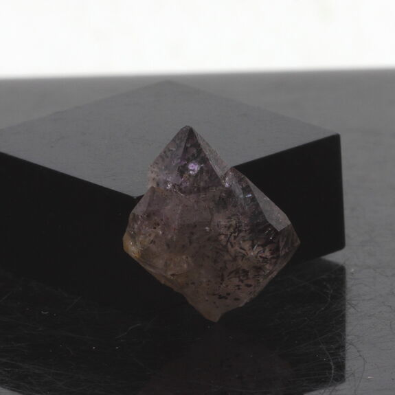 Amethyste + Goethite. 6.85 ct.