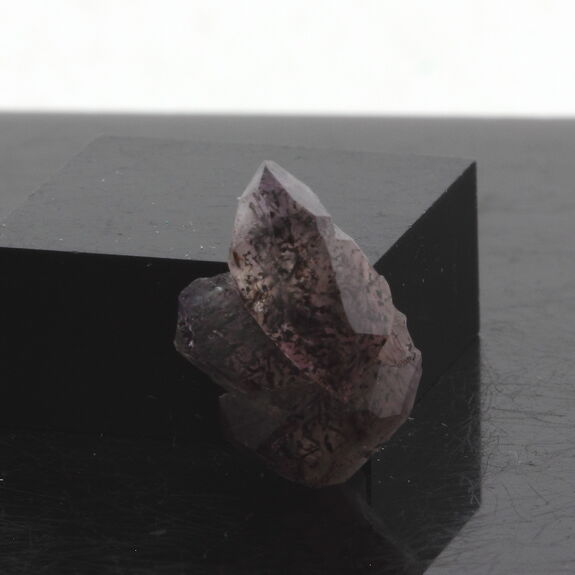 Amethyste + Goethite. 9.05 ct.