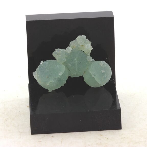 Prehnite. 60.41 ct.