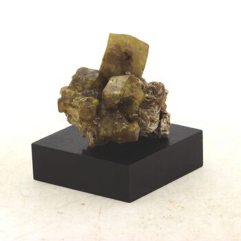 Grossular Garnet + Clinochlore. 71 ct.