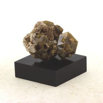Grossular Garnet + Clinochlore. 101.0 ct.