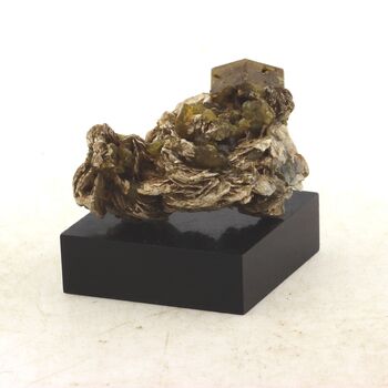Grossular Garnet + Clinochlore. 64 ct.