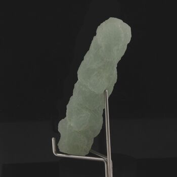 Prehnite stalactite. 160.5 ct.