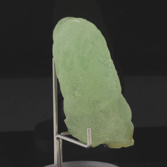 Prehnite stalactite. 265.0 ct.