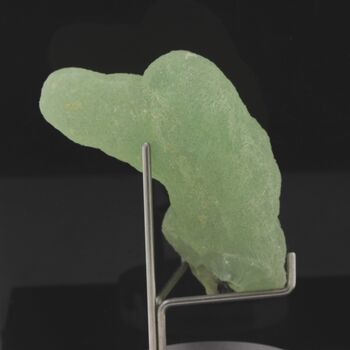 Prehnite stalactite. 265.0 ct.