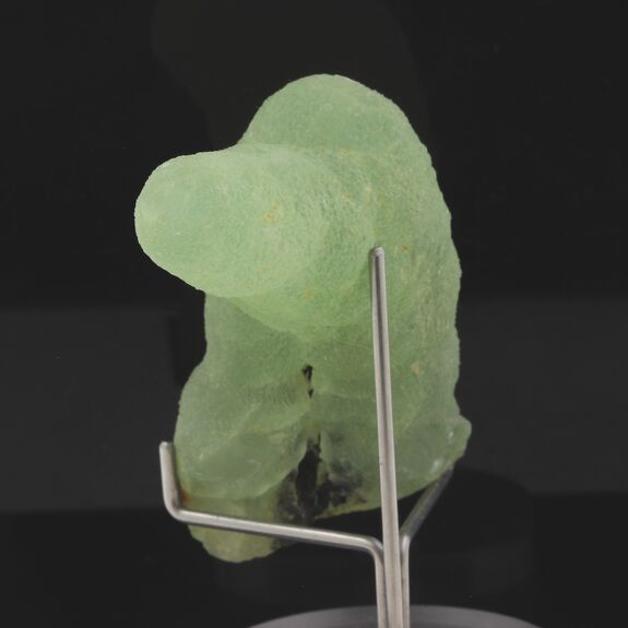Prehnite stalactite. 265.0 ct.