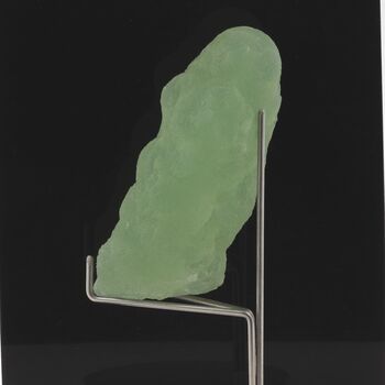 Prehnite stalactite. 468.0 ct.
