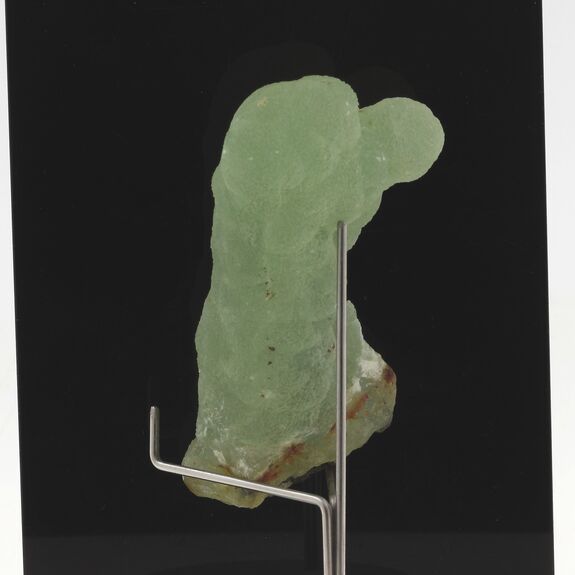 Prehnite stalactite. 561.0 ct.