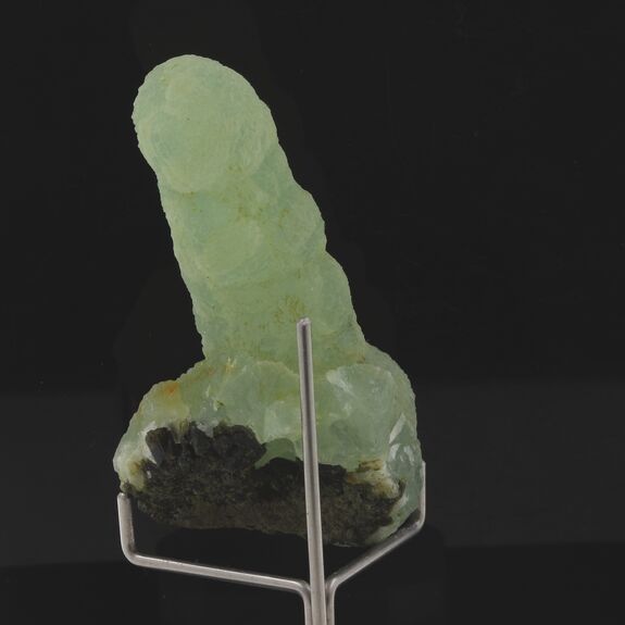 Prehnite stalactite. 222.0 ct.