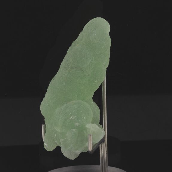 Prehnite stalactite. 172.0 ct.