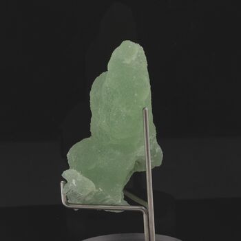 Prehnite stalactite. 172.0 ct.
