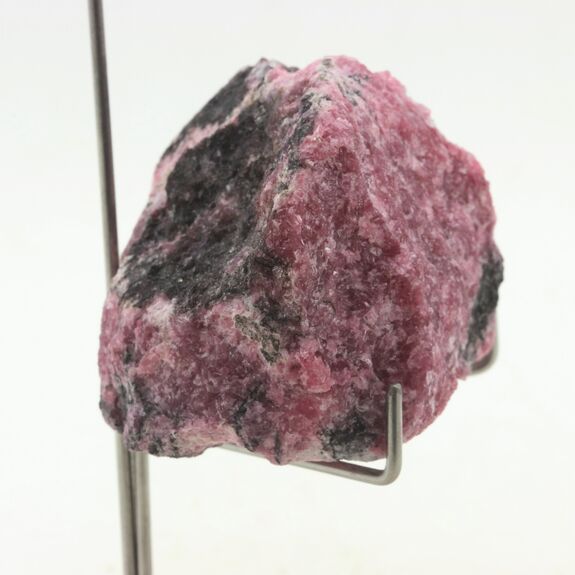 Rhodonite. 537.5 ct.