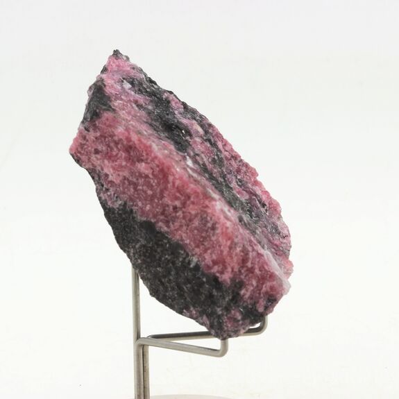 Rhodonite. 421.0 ct.