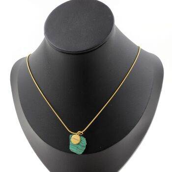 Collier Malachite brut. 16.88 ct. Pièce unique