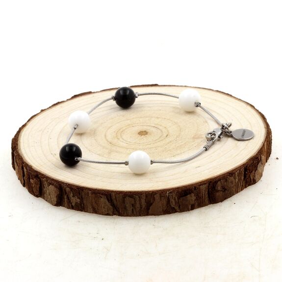 Bracelet en acier inoxydable 5 Perles Agate blanche + Agate noire 8 mm.