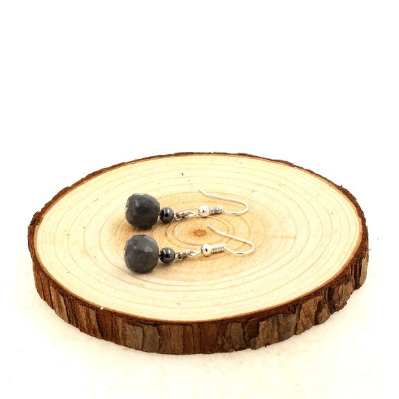 Stainless steel Earrings Labradorite 9mm faceted cube + Hematite 4mm 1 Bead.