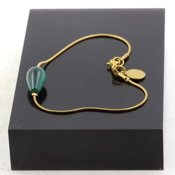 Bracelet en acier doré inoxydable 1 Perle Malachite goutte 8x14 mm.