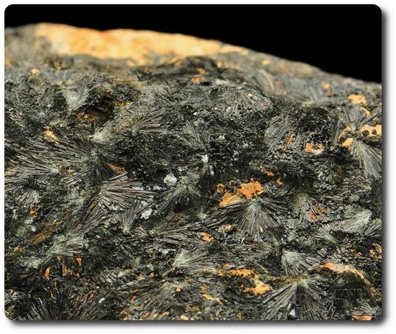 173.70 grams HORNBLENDE ON MATRIX