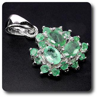 PENDENTIF EMERAUDE