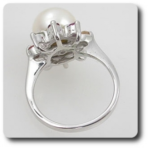 MULTICOLOR SAPPHIRE & PEARL RING