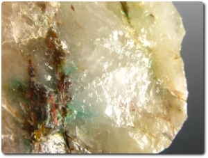 290,00 cts AJOITE DANS QUARTZ