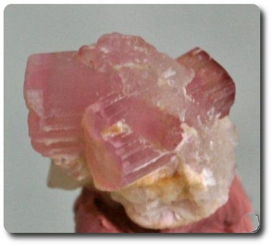 10,75 cts RUBELLITE TOURMALINE CRYSTAL