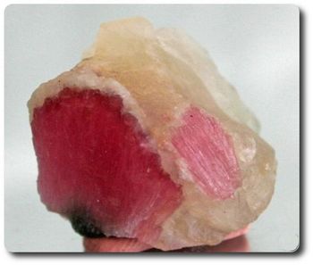 26,90 carats CRISTAL TOURMALINE RUBELLITE