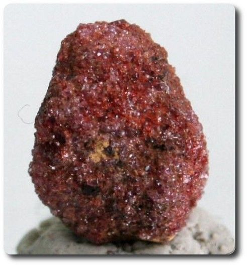 15.95 carats CRISTAL DE PAINITE & RUBIS