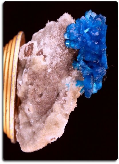 60 g CAVANSITE SUR HEULANDITE