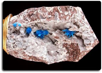 190 g PENTAGONITE SUR HEULANDITE