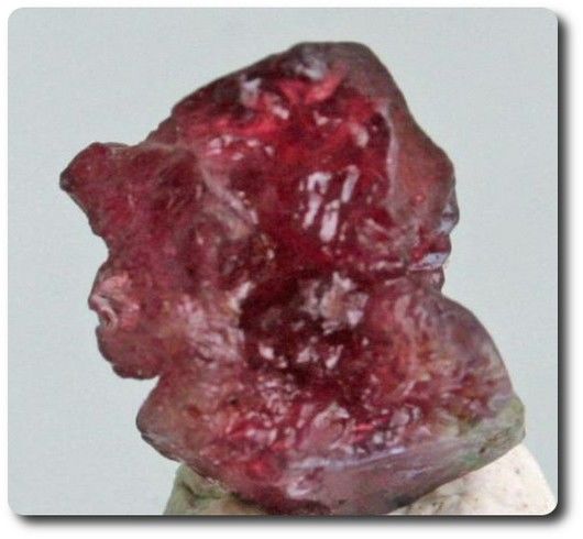 13.45 carats CRISTAL DE SPINELLE