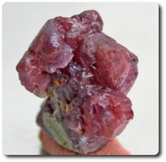 24.70 carats CRISTAL DE SPINELLE