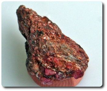 20.65 carats CRISTAL DE PAINITE & RUBIS