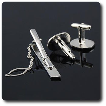 BOUTONS DE MANCHETTES + PINCE A CRAVATE