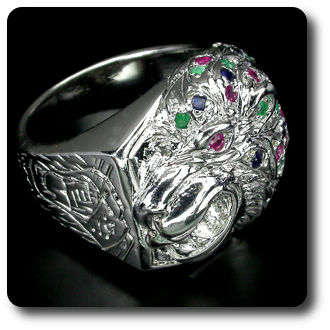 BAGUE EMERAUDE SAPHIR RUBIS LION