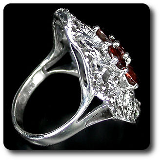 BAGUE GRENAT & MARCASSITE