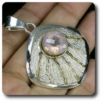 PENDENTIF QUARTZ ROSE