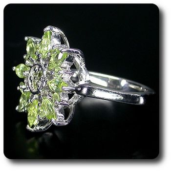 PERIDOT RING