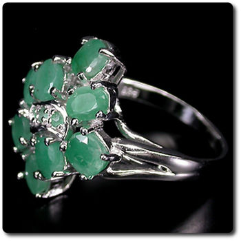 EMERALD RING
