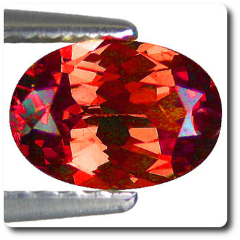 0.90 cts GRENAT COULEUR CHANGEANTE. VVS