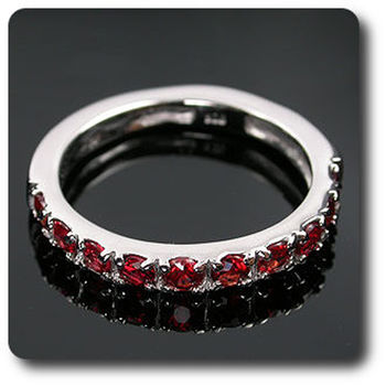 RED SAPPHIRE RING