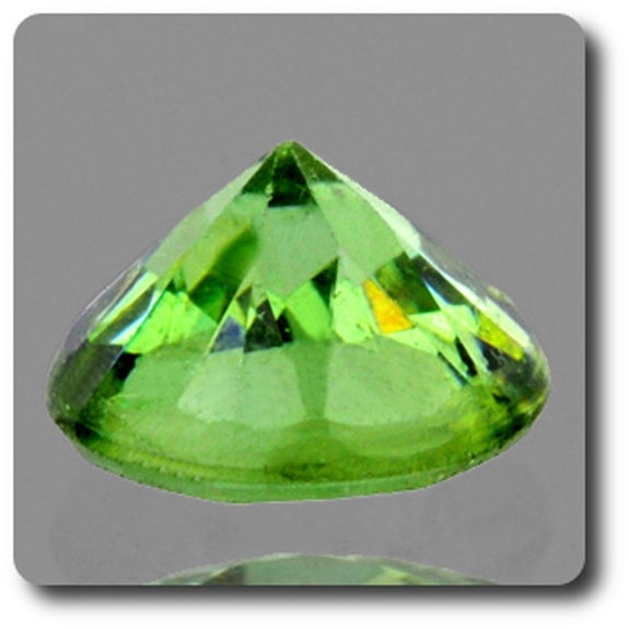 0.37CT. DEMANTOID GARNET. VVS