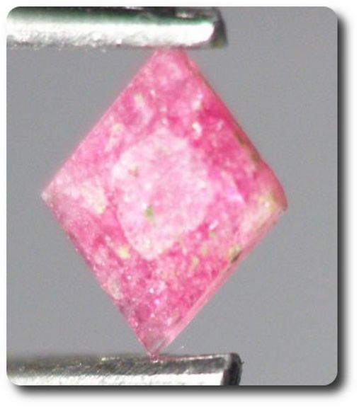 0.05 cts  TUGTUPITE